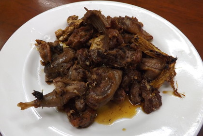 台湾の廬山温泉のリスの素揚げ