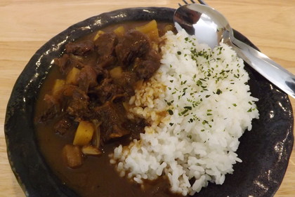 「バニーバンズごはんラーメン」のビーフ・カレー